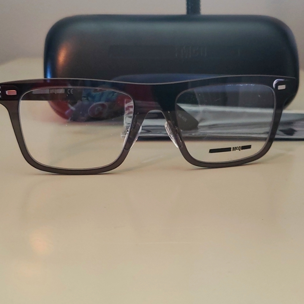 New MQ by Alexander McQueen  53 mm optic